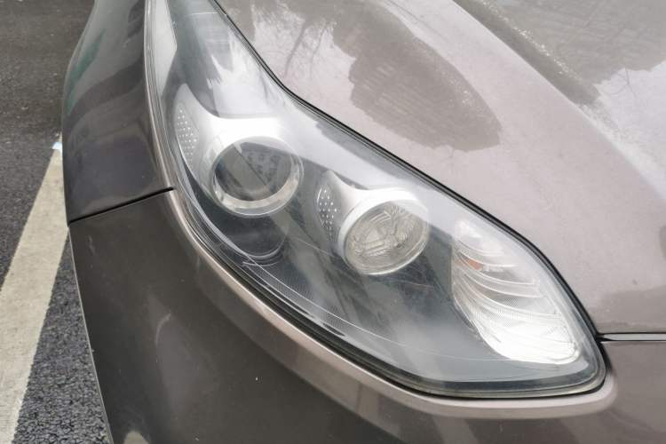 Used Kia KX5 2016 1.6T Automatic Two-Wheel Drive DLX Right Front Headlight