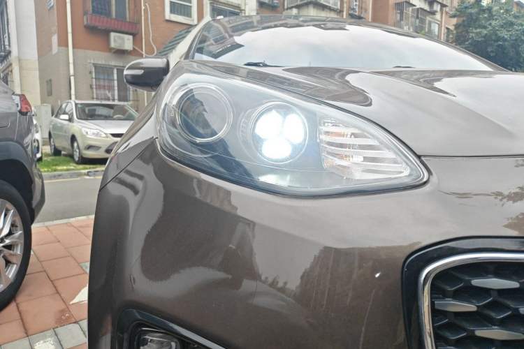 Used Kia KX5 2016 1.6T Automatic Two-Wheel Drive Premium Right Front Headlight