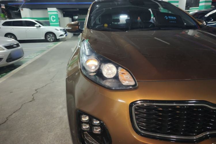 Used Kia KX5 2016 2.0L Automatic 2WD GLS Right Front Headlight