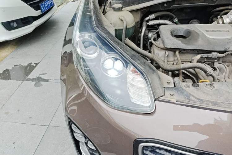 Used Kia KX5 2016 1.6T Automatic Two-Wheel Drive Premium Right Front Headlight