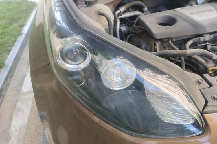 Used Kia KX5 2016 1.6T Automatic Two-Wheel Drive DLX Right Front Headlight
