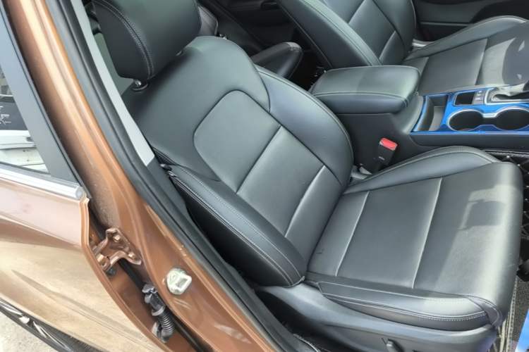 Used Kia KX5 2016 1.6T Automatic Two-Wheel Drive DLX Right Front Seat