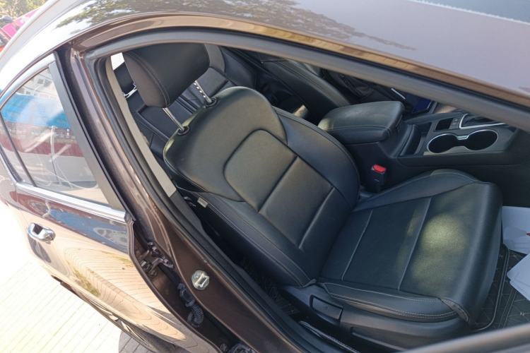 Used Kia KX5 2016 1.6T Automatic Two-Wheel Drive DLX Right Front Seat