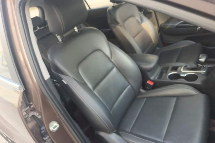 Used Kia KX5 2016 2.0L Automatic 2WD GLS Right Front Seat