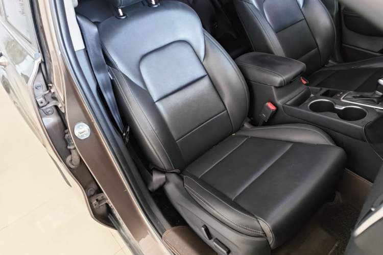 Used Kia KX5 2016 2.0L Automatic 2WD GLS Right Front Seat
