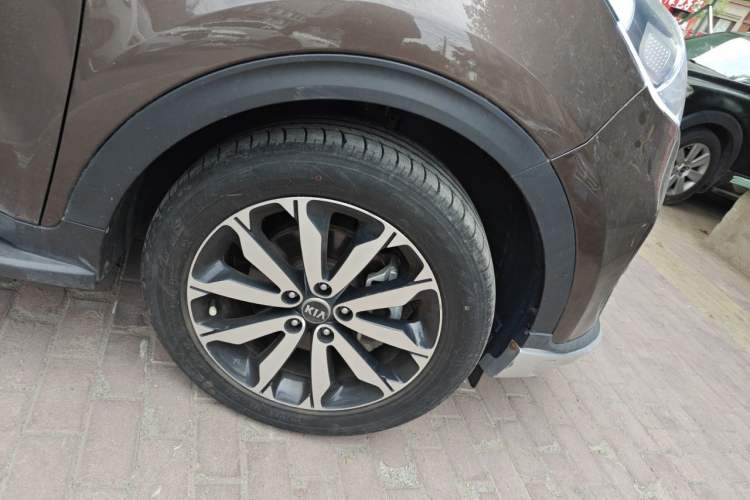 Used Kia KX5 2016 1.6T Automatic Two-Wheel Drive DLX Right Front Wheel Hub
