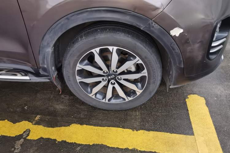 Used Kia KX5 2016 1.6T Automatic Two-Wheel Drive DLX Right Front Wheel Hub