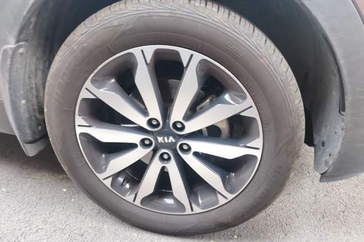 Used Kia KX5 2016 2.0L Automatic 2WD GLS Right Front Wheel Hub