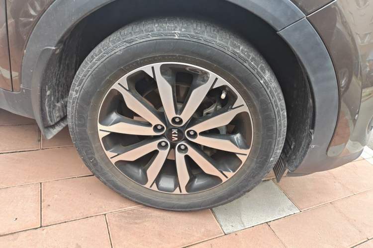 Used Kia KX5 2016 1.6T Automatic Two-Wheel Drive Premium Right Front Wheel Hub