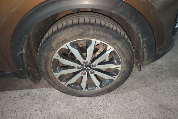 Used Kia KX5 2016 2.0L Automatic 2WD GLS Right Front Wheel Hub