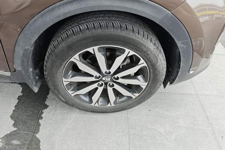 Used Kia KX5 2016 1.6T Automatic Two-Wheel Drive Premium Right Front Wheel Hub