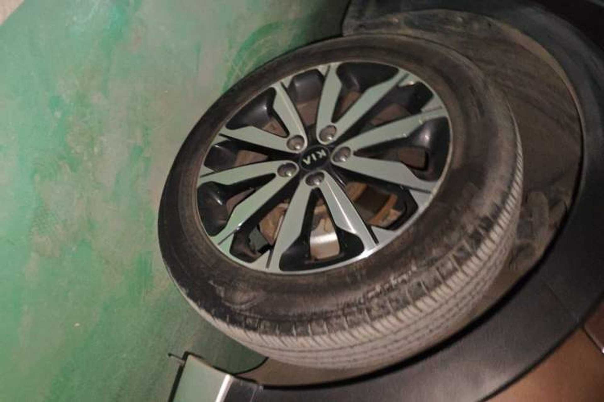 Used Kia KX5 2016 1.6T Automatic Two-Wheel Drive DLX Right Front Wheel Hub