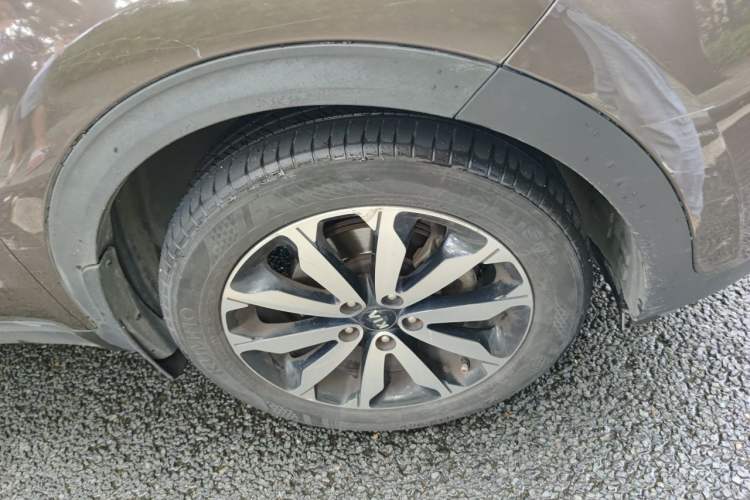 Used Kia KX5 2016 2.0L Automatic 2WD GLS Right Front Wheel Hub