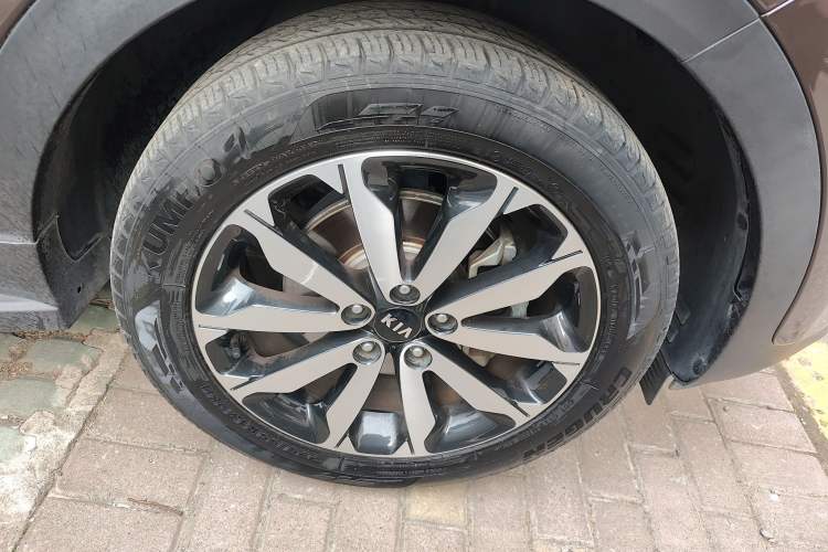 Used Kia KX5 2016 1.6T Automatic Two-Wheel Drive DLX Right Front Wheel Hub