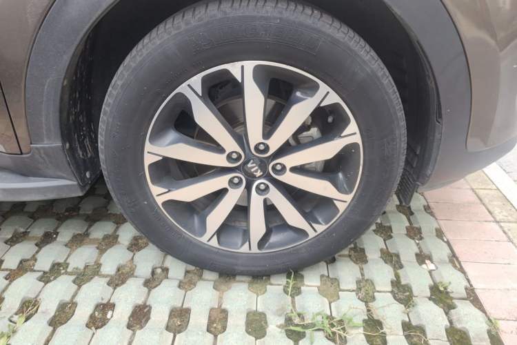 Used Kia KX5 2016 1.6T Automatic Two-Wheel Drive Premium Right Front Wheel Hub