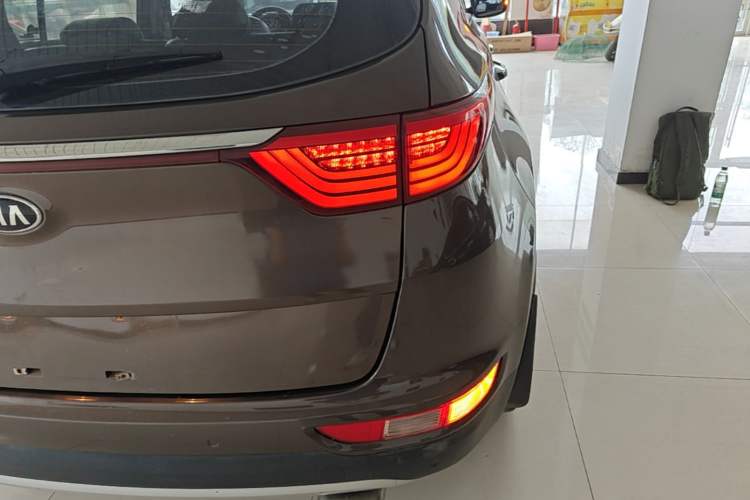 Used Kia KX5 2016 1.6T Automatic Two-Wheel Drive Premium Right Rear Taillight