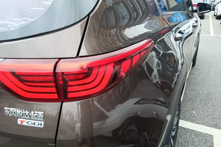 Used Kia KX5 2016 1.6T Automatic Two-Wheel Drive DLX Right Rear Taillight