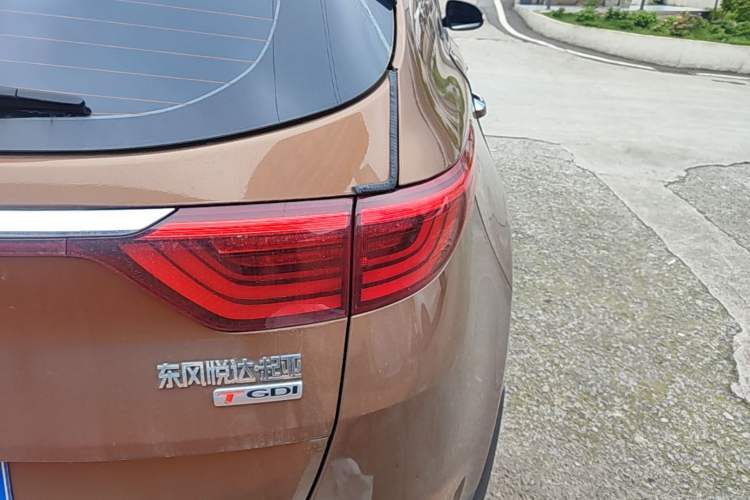 Used Kia KX5 2016 1.6T Automatic Two-Wheel Drive DLX Right Rear Taillight