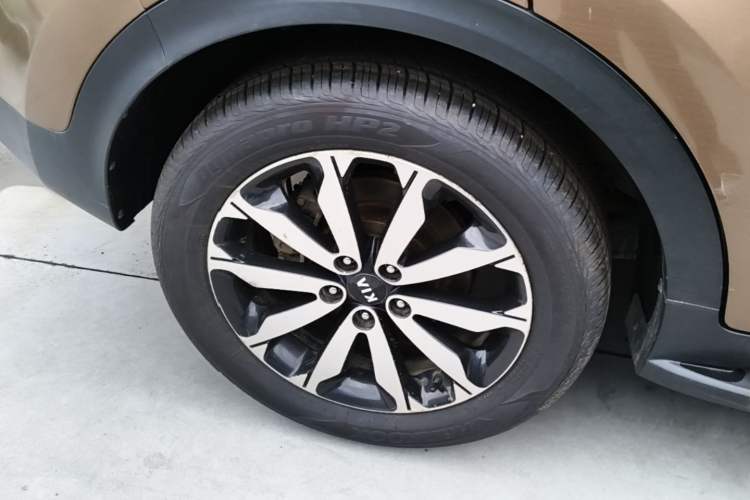 Used Kia KX5 2016 1.6T Automatic Two-Wheel Drive DLX Right Rear Wheel Hub