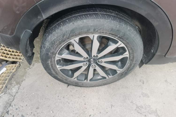 Used Kia KX5 2016 1.6T Automatic Two-Wheel Drive DLX Right Rear Wheel Hub