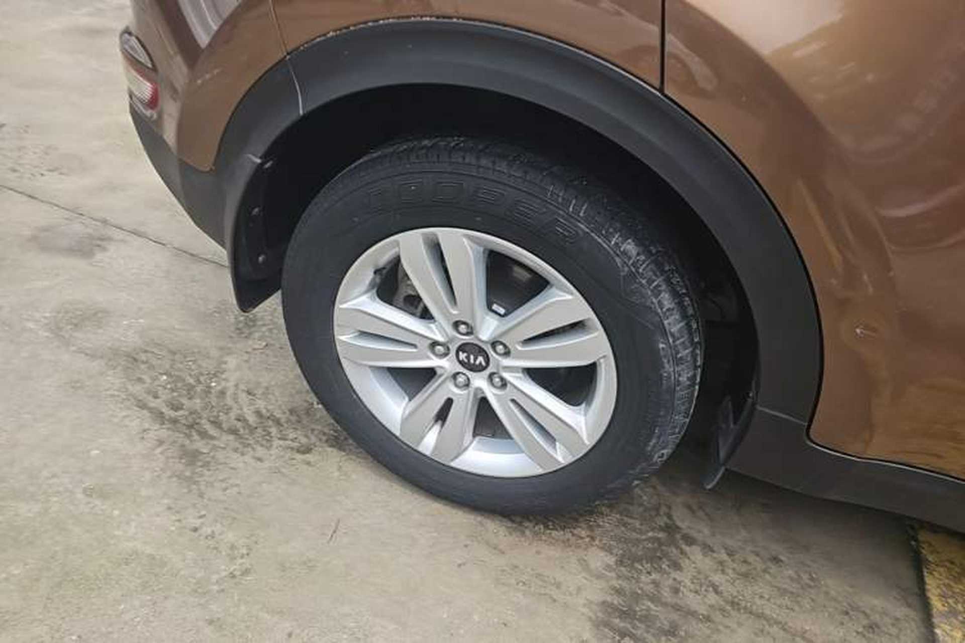 Used Kia KX5 2016 2.0L Automatic 2WD GLS Right Rear Wheel Hub