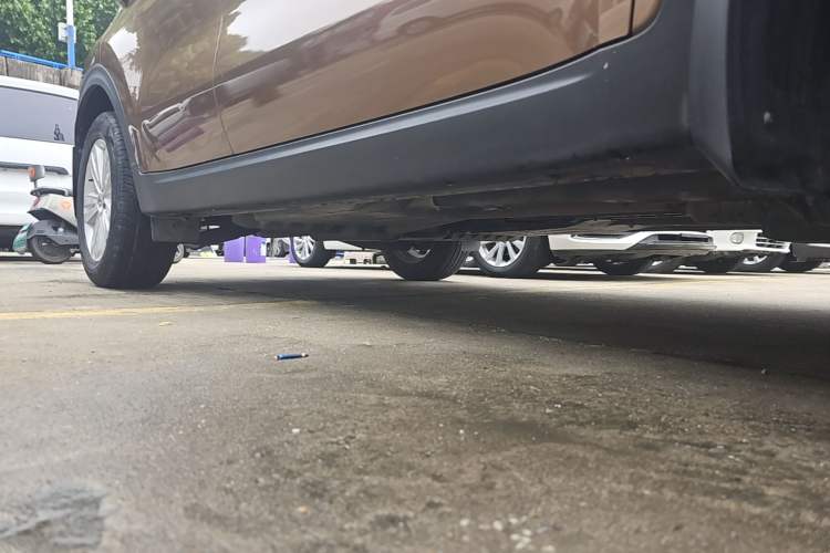 Used Kia KX5 2016 2.0L Automatic 2WD GLS Right Side Sill