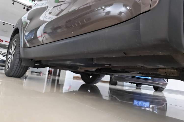 Used Kia KX5 2016 2.0L Automatic 2WD GLS Right Side Sill