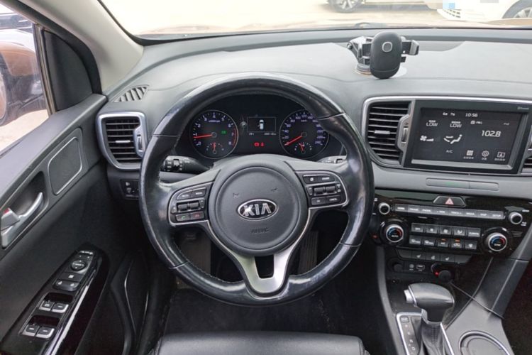Used Kia KX5 2016 2.0L Automatic 2WD Premium Steering Wheel