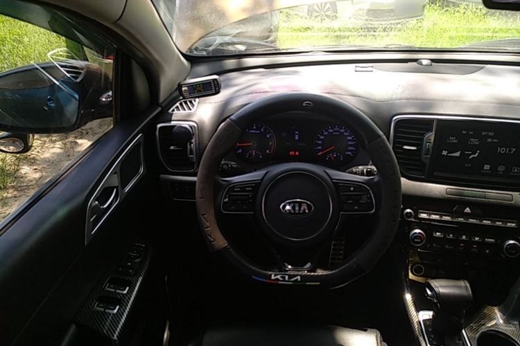 Used Kia KX5 2016 1.6T Automatic Two-Wheel Drive Premium Steering Wheel