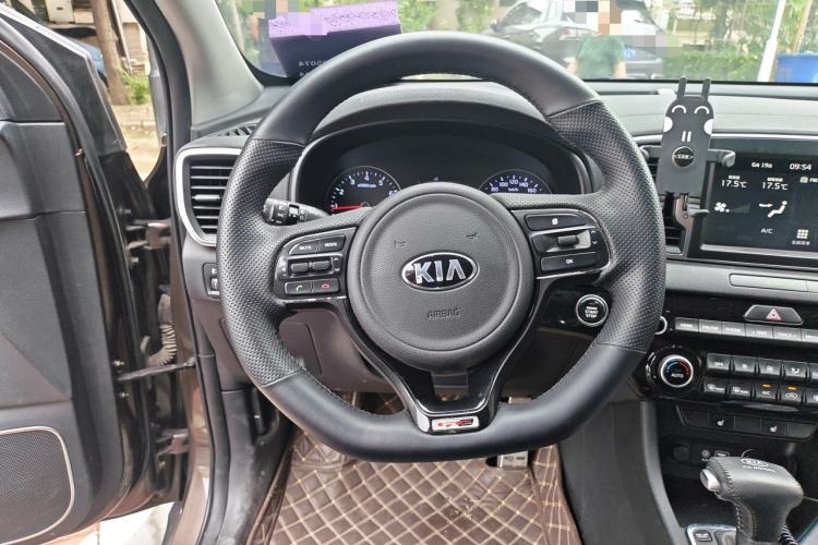 Used Kia KX5 2016 1.6T Automatic Two-Wheel Drive Premium Steering Wheel