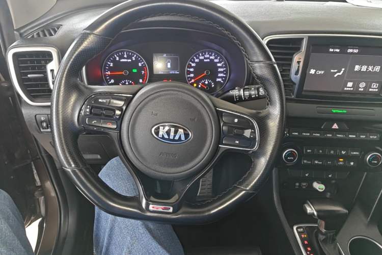 Used Kia KX5 2016 1.6T Automatic Two-Wheel Drive Premium Steering Wheel
