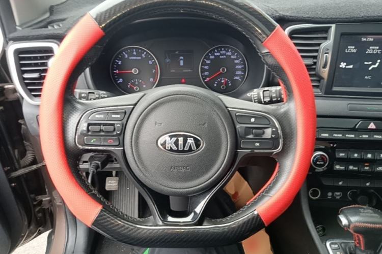 Used Kia KX5 2016 1.6T Automatic Two-Wheel Drive DLX Steering Wheel