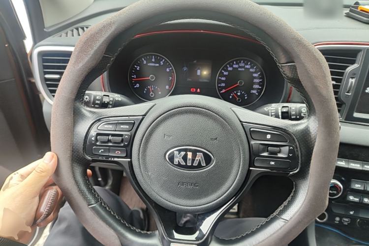 Used Kia KX5 2016 1.6T Automatic Two-Wheel Drive DLX Steering Wheel