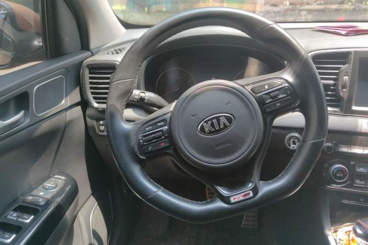 Used Kia KX5 2016 1.6T Automatic Two-Wheel Drive Premium Steering Wheel