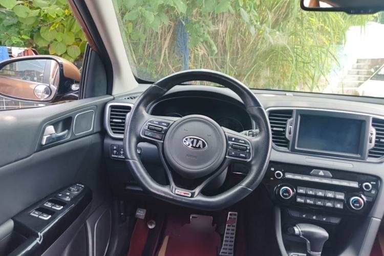 Used Kia KX5 2016 1.6T Automatic Two-Wheel Drive Premium Steering Wheel