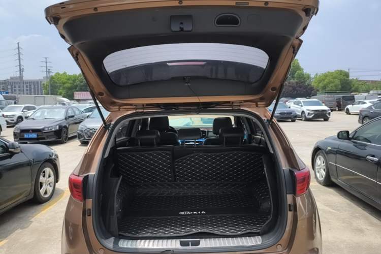 Used Kia KX5 2016 1.6T Automatic Two-Wheel Drive DLX Trunk