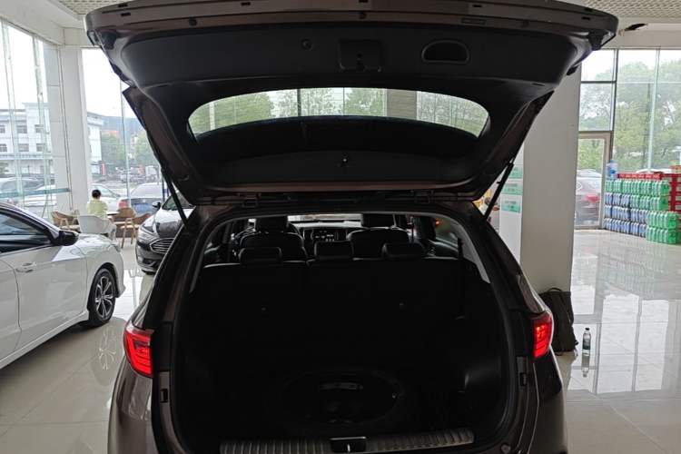 Used Kia KX5 2016 1.6T Automatic Two-Wheel Drive Premium Trunk