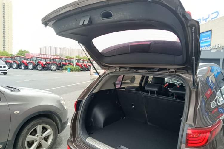 Used Kia KX5 2016 1.6T Automatic Two-Wheel Drive DLX Trunk