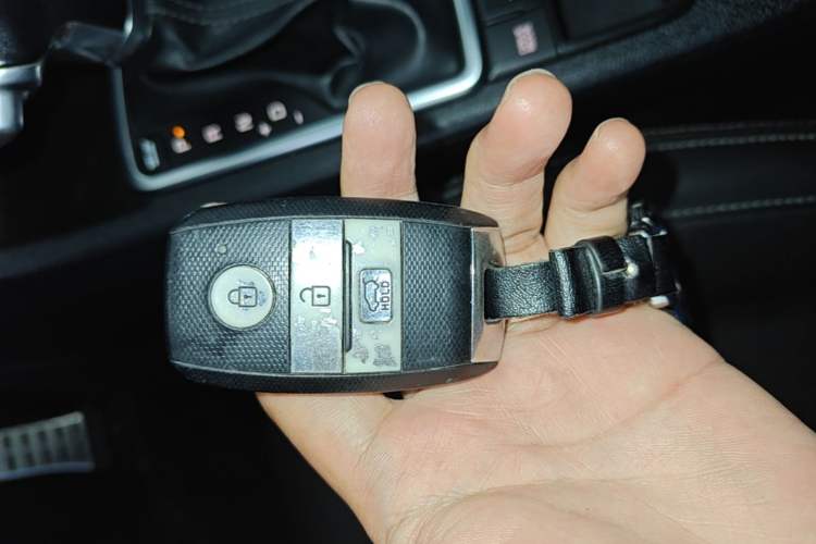 Used Kia KX5 2016 1.6T Automatic Two-Wheel Drive Premium Vehicle Key