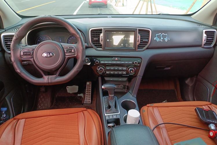 Used Kia KX5 2016 1.6T Automatic Two-Wheel Drive DLX Center Console