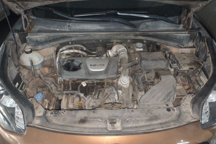 Used Kia KX5 2016 1.6T Automatic Two-Wheel Drive DLX Engine Bay