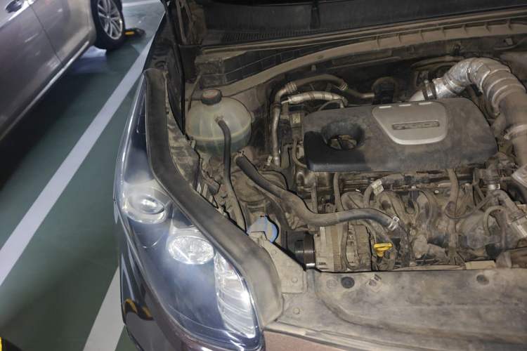 Used Kia KX5 2016 1.6T Automatic Two-Wheel Drive DLX Engine Bay Right
