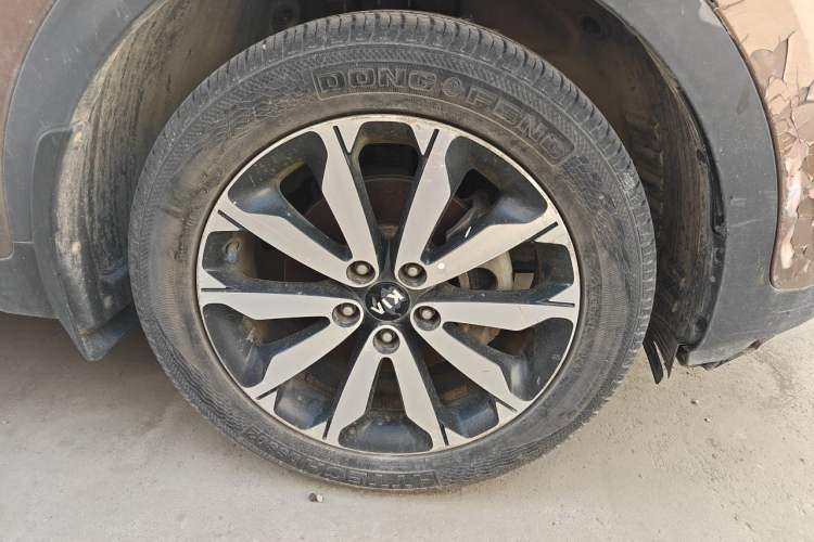Used Kia KX5 2016 1.6T Automatic Two-Wheel Drive DLX Exterior 7