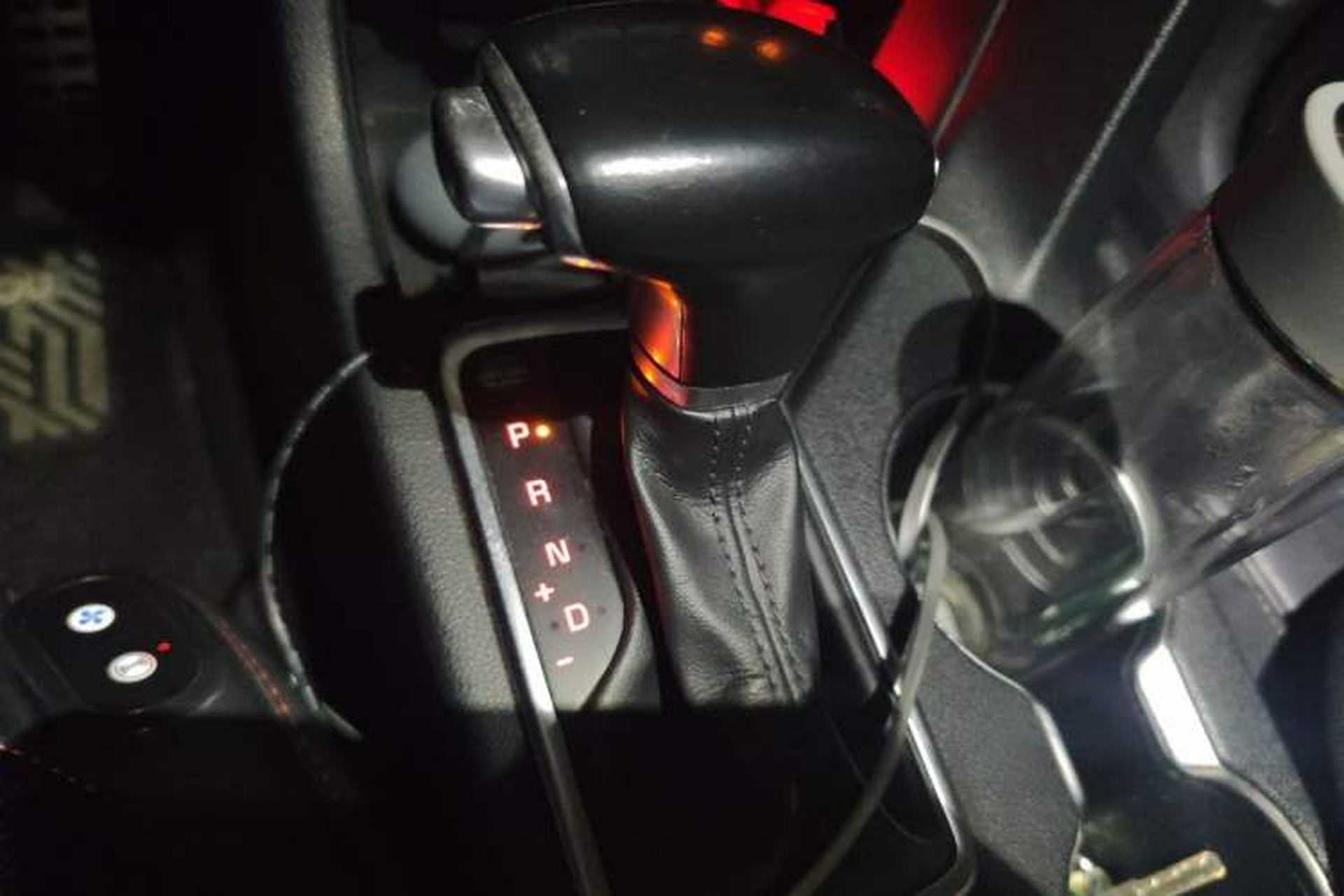 Used Kia KX5 2016 1.6T Automatic Two-Wheel Drive DLX Gear Lever