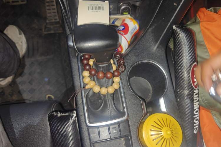 Used Kia KX5 2016 1.6T Automatic Two-Wheel Drive DLX Gear Lever