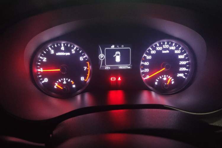 Used Kia KX5 2016 1.6T Automatic Two-Wheel Drive DLX Instrument Cluster