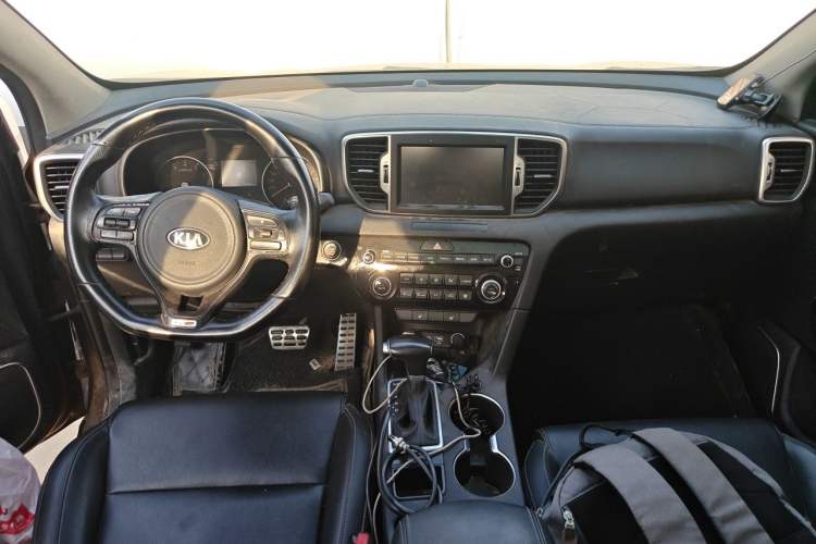 Used Kia KX5 2016 1.6T Automatic Two-Wheel Drive DLX Interior 2