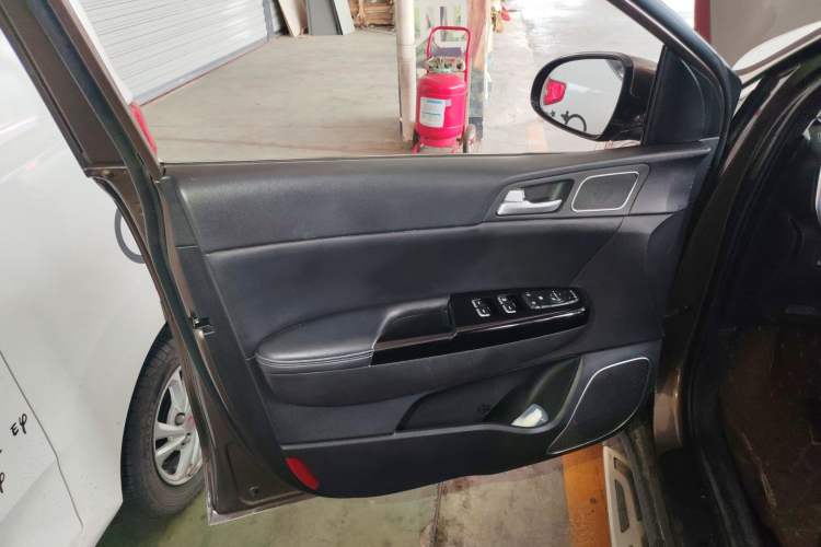Used Kia KX5 2016 1.6T Automatic Two-Wheel Drive Premium Left Front Door Interior