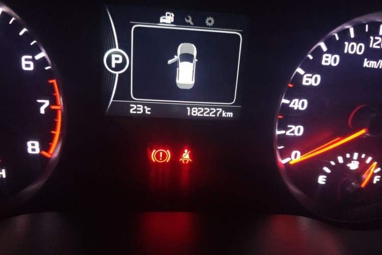 Used Kia KX5 2016 1.6T Automatic Two-Wheel Drive DLX Odometer Close Up