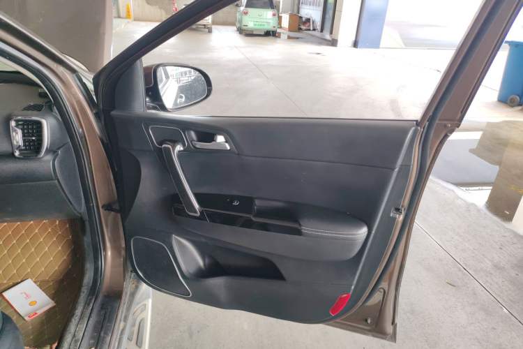 Used Kia KX5 2016 1.6T Automatic Two-Wheel Drive Premium Right Front Door Interior